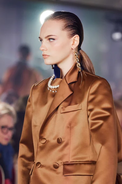 Look 13